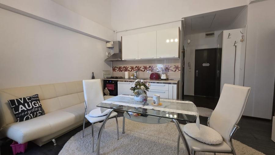 Apartament cu 2 camere semidecomandat în Moșnița Veche