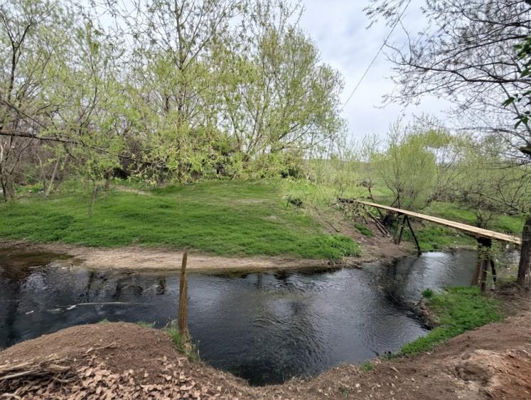 Casă cu 4 camere cu Canalizare în Cujmir
