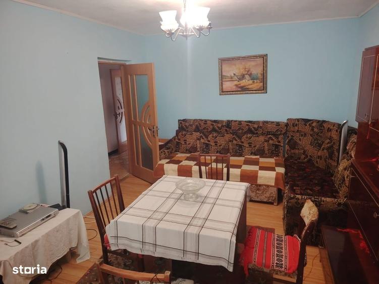 Apartament cu 3 camere decomandat în Sud
