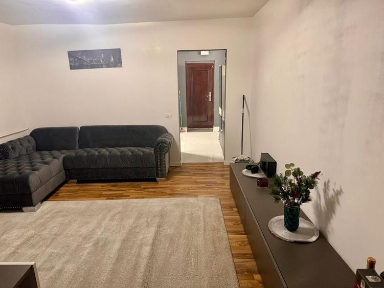 Apartament cu 2 camere semidecomandat în Lipovei