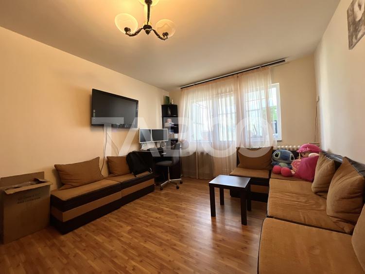 Apartament cu 3 camere semidecomandat, mobilat în Mănăștur
