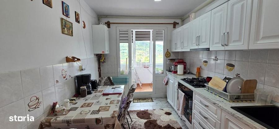 Se vinde apartament cu 2 camere, zona Mihai Viteazu - 6