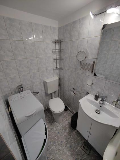 Apartament cu 2 camere semidecomandat în Lotrioara
