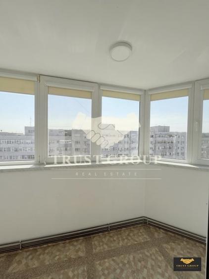 Apartament cu 3 camere semidecomandat, mobilat în Titulescu