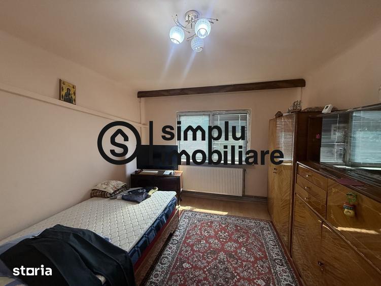Apartament cu 4 camere decomandat în 1 Mai