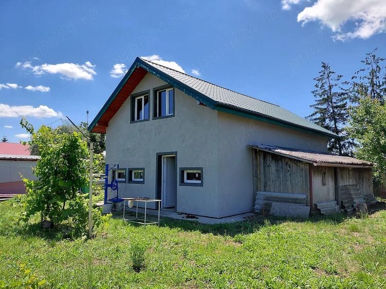 Casă cu 2 camere cu Teren 1295 Mp în Central