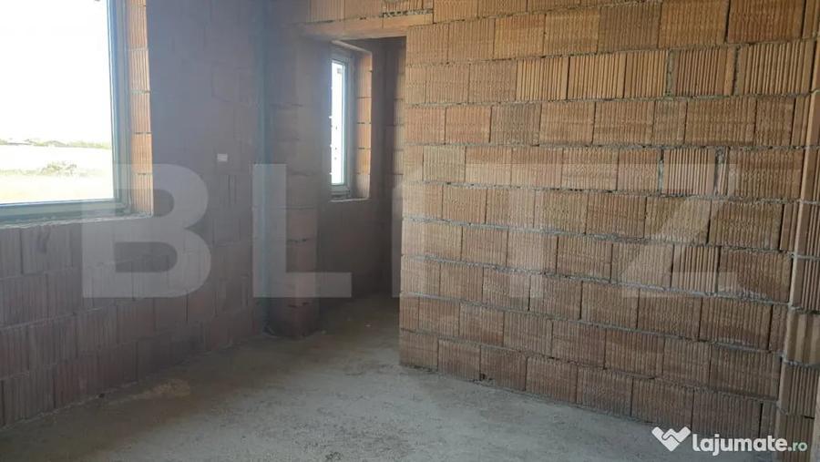 Casă cu 3 camere cu Teren 550 Mp în Lazuri