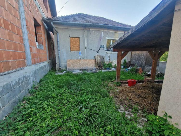 Casă cu 2 camere în Sic