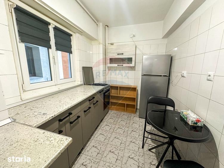 Apartament cu 3 camere semidecomandat în Eminescu