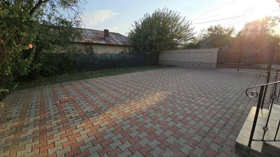 Casă cu 5 camere cu Teren 775 Mp în Central