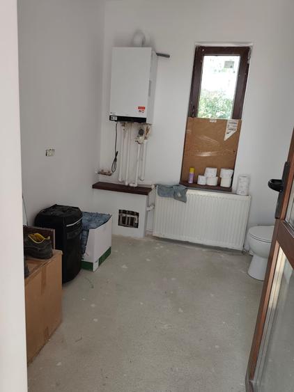Casă cu 3 camere cu Piscina în Săbăreni