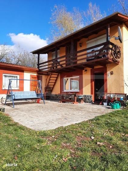 Casă cu 3 camere în Dumitra