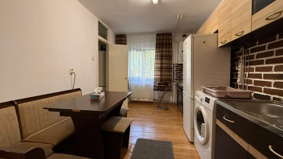 Apartament cu 2 camere decomandat în Între Lacuri