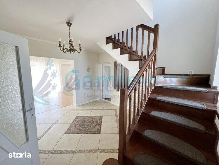 Casă cu 5 camere cu Teren 572 Mp în Sântandrei