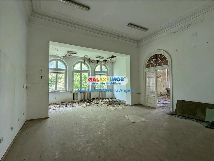 Casă cu 10 camere cu Teren 1760 Mp în Cișmigiu