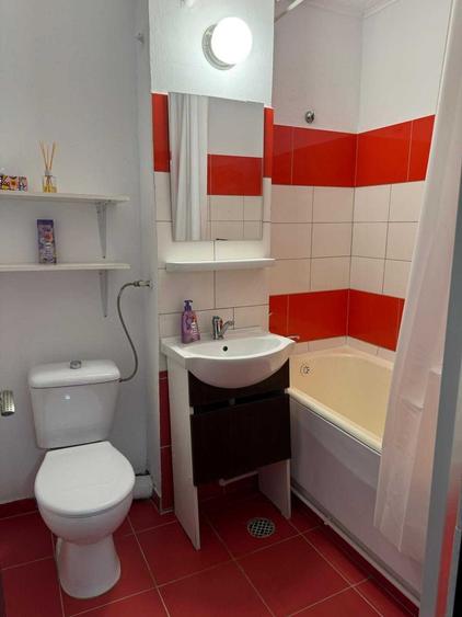 Apartament cu 2 camere decomandat în Calea București