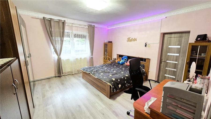 Casă individuală cu 4 camere cu Canalizare în Botizului
