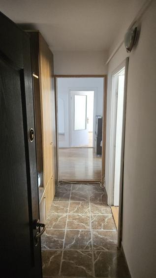 Apartament cu 3 camere decomandat în Calea Romanului