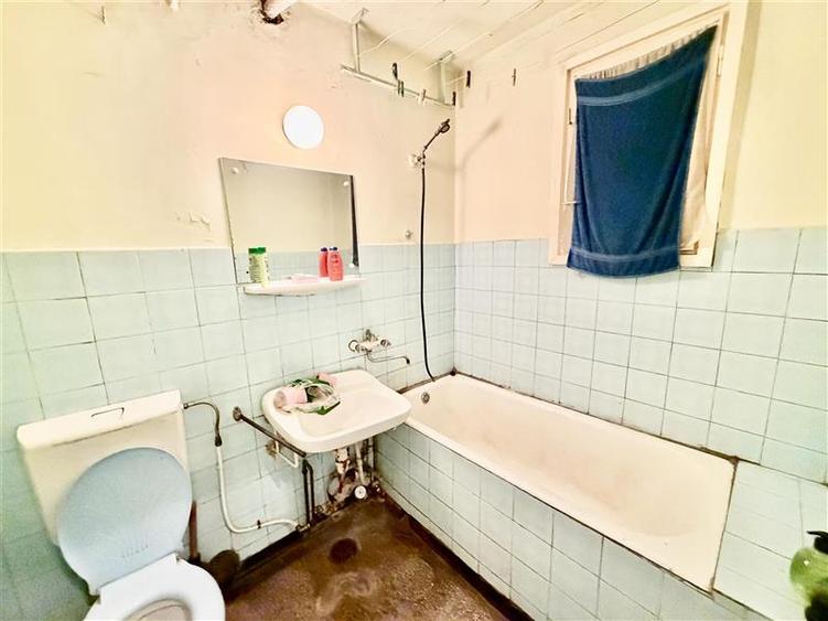 Apartament cu 3 camere decomandat în Tătărași