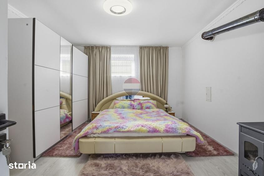 Casă cu 3 camere cu Teren 1439 Mp în Secusigiu