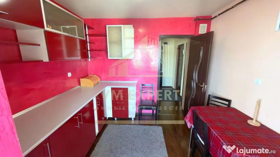 Apartament cu 3 camere decomandat în Sud