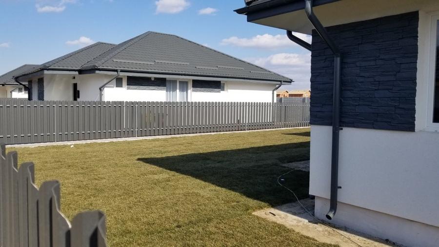 Casă individuală cu 4 camere cu Teren 450 Mp în Săbăreni