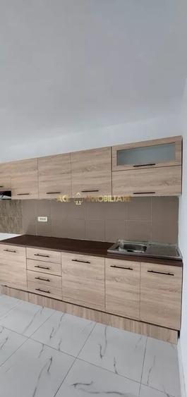 Apartament cu 3 camere semidecomandat, mobilat în Rahova