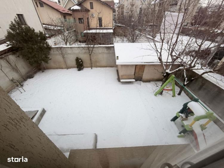 Casă cu 4 camere cu Canalizare în Central
