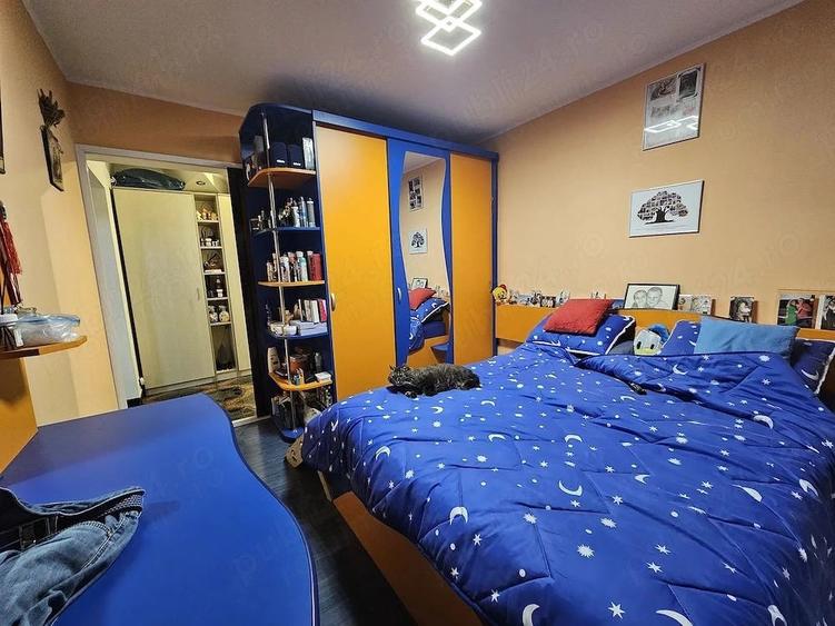 Apartament cu 3 camere decomandat în Fizicienilor