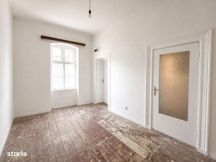 Apartament cu 4 camere în Centrul Istoric