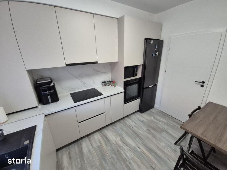 Casă cu 5 camere cu Teren 400 Mp în Gilău