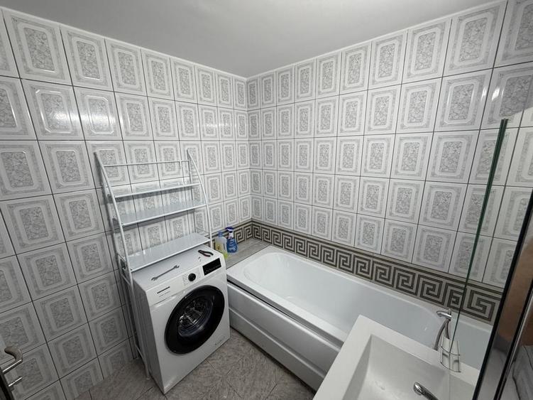 Apartament cu 2 camere decomandat în Titan