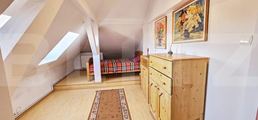 Apartament cu 3 camere semidecomandat, mobilat în Central