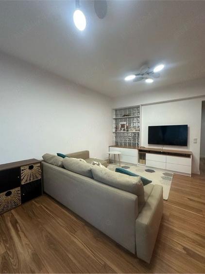 Apartament cu 2 camere semidecomandat, mobilat în Vatra Luminoasă