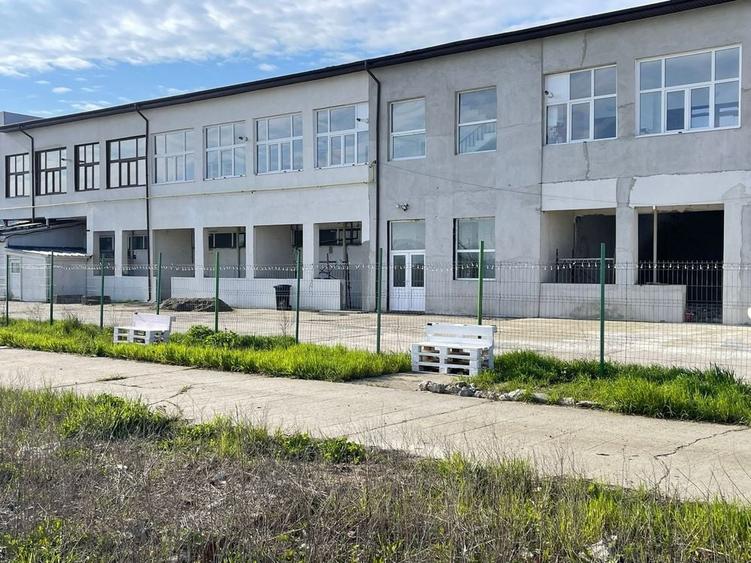 Spațiu comercial, de 2,200 mp, în Exterior Vest