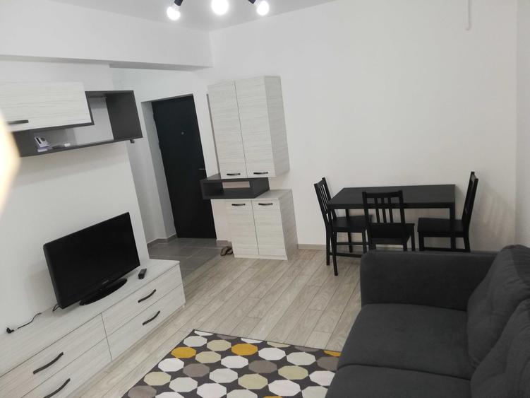 Apartament cu 2 camere semidecomandat în Runcu