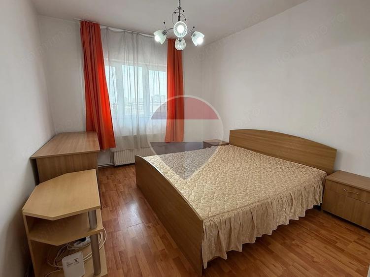 Apartament cu 3 camere decomandat în Calea București