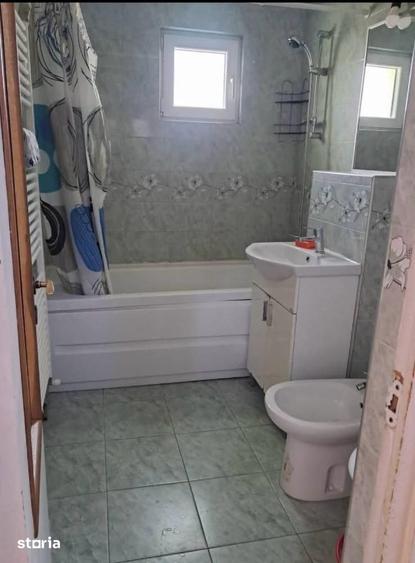 Apartament cu 3 camere decomandat, mobilat în Central