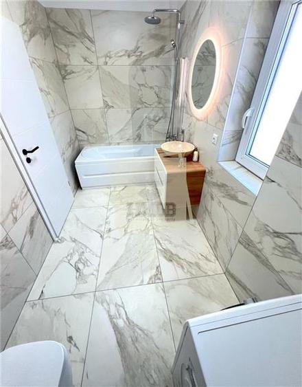 Apartament cu 3 camere semidecomandat în Exterior Est