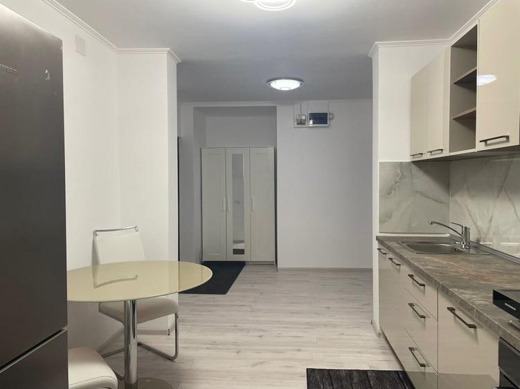 Apartament cu 3 camere decomandat în Berceni