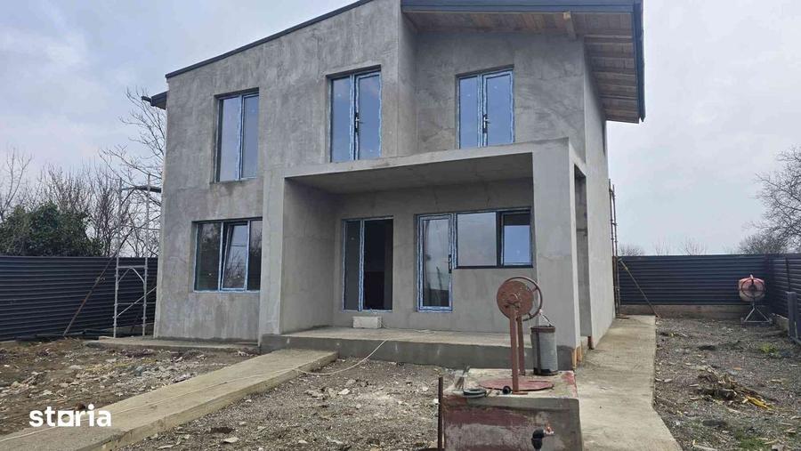 Casă cu 4 camere cu Teren 500 Mp în Rediu