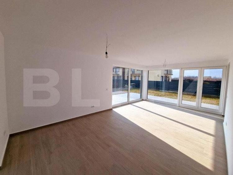 Casă cu 4 camere cu Teren 550 Mp în Stupini