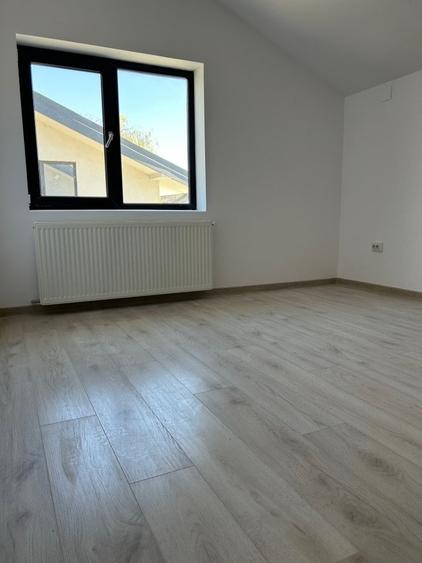 Duplex cu 5 camere cu Teren 250 Mp în Autogară