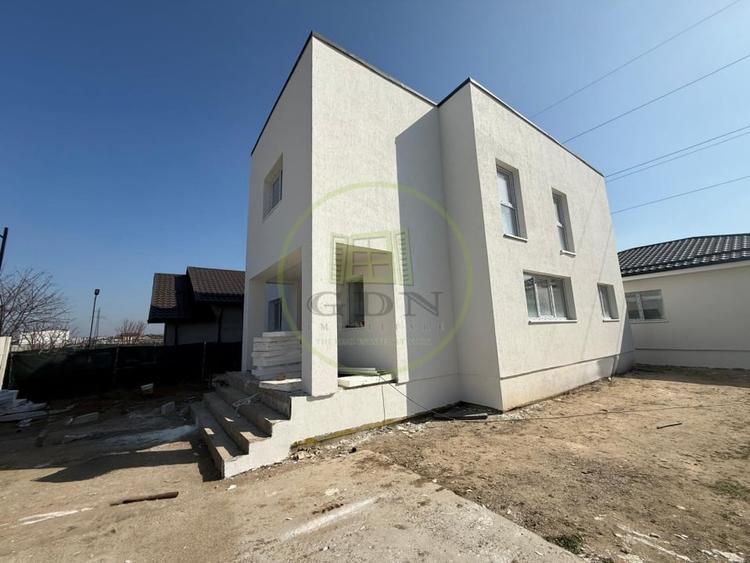 Casă individuală cu 5 camere cu Teren 307 Mp în Preajba