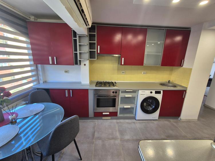 Apartament cu 2 camere decomandat, mobilat în Micro IV