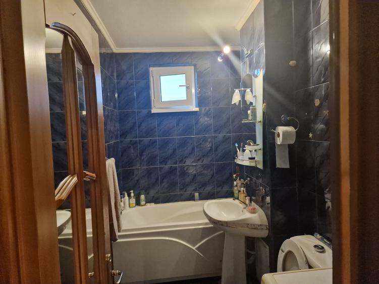 Casă cu 2 camere decomandat în Precista