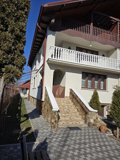 Casă cu 4 camere în Românești