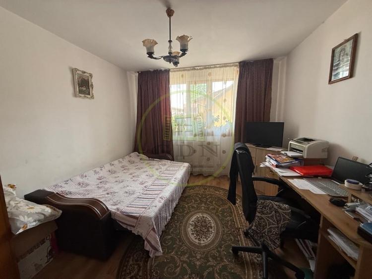 Casă individuală cu 5 camere cu Canalizare în Rovine