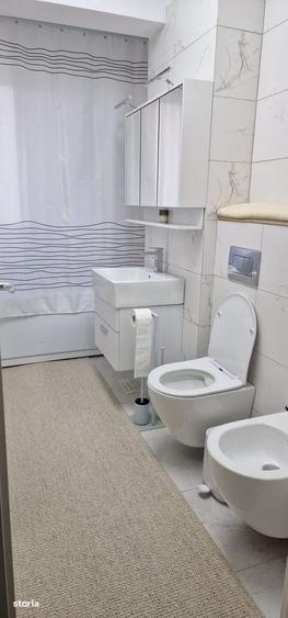 Apartament cu 3 camere decomandat în Păcurari