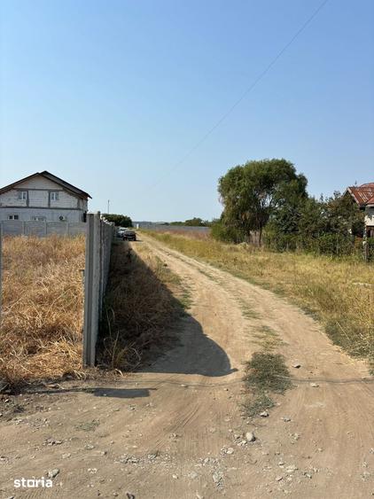 Teren de 472 mp, în Malu Mare